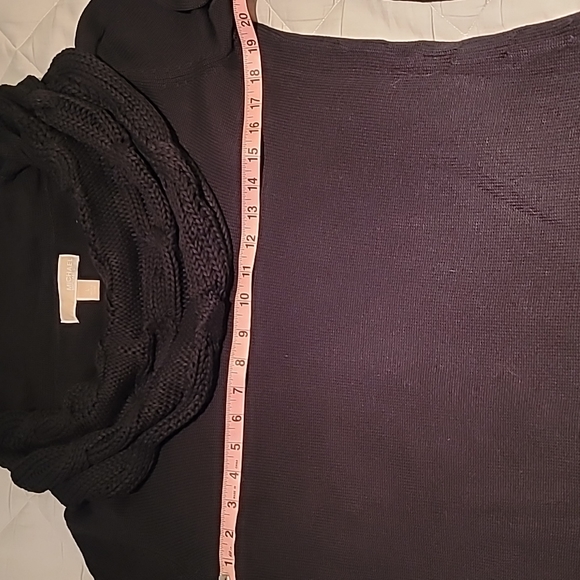 Michael Kors Large Black Cowl Nexk Sweater - Picture 4 of 7